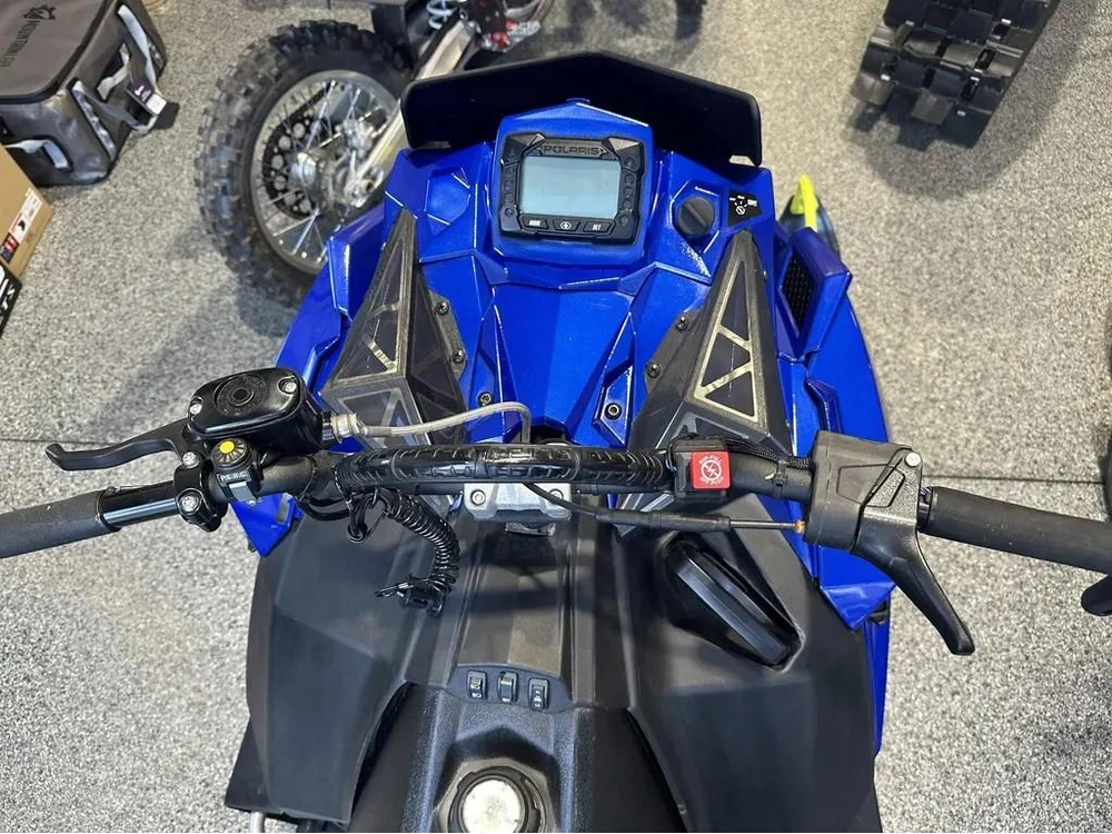 2021 Polaris 850 Rmk Khaos 155 2.75" - Polaris Blue / Lime Squeeze alt