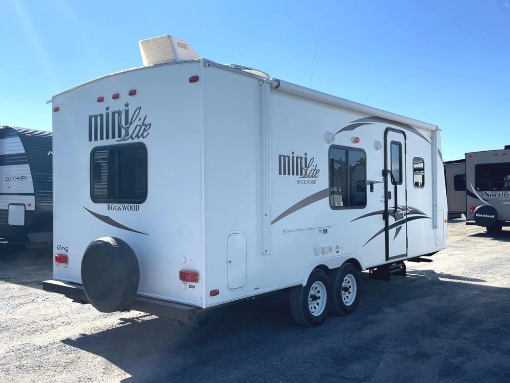 Rockwood Mini Lite 2304 2015 alt