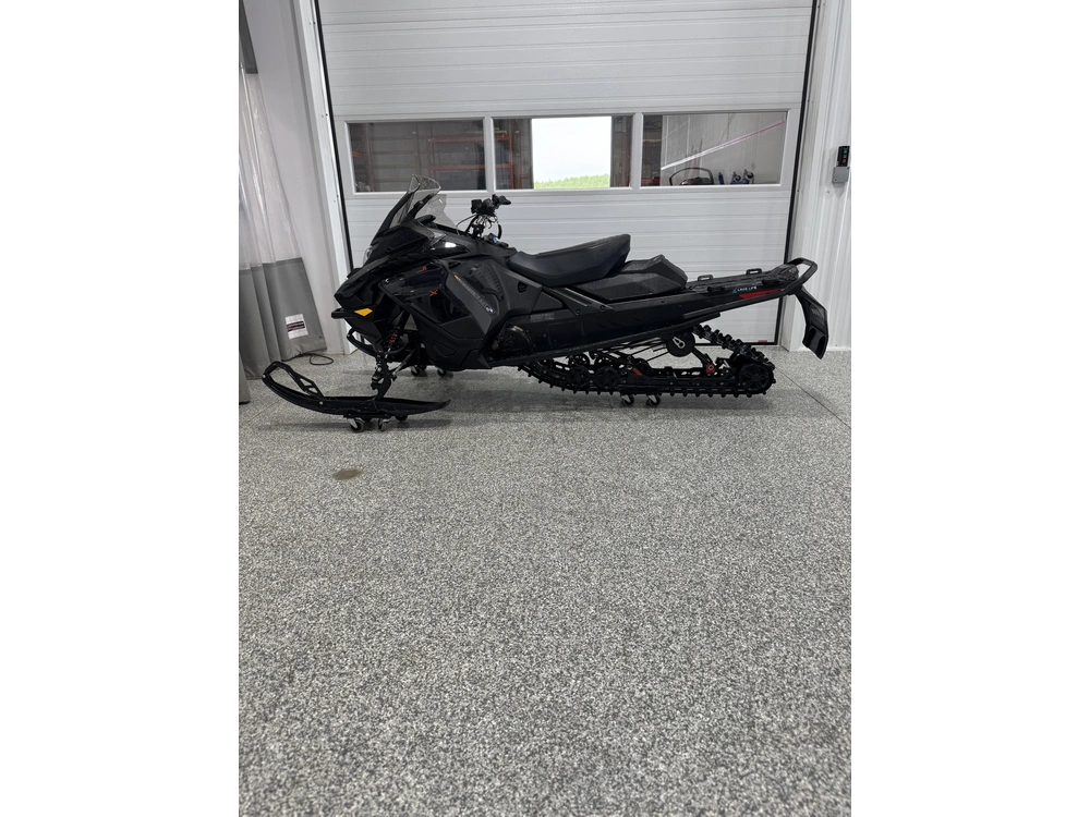 2025 Ski-doo Renegade X 900 Ace Turbo R Ripsaw 1.25" E.s. alt