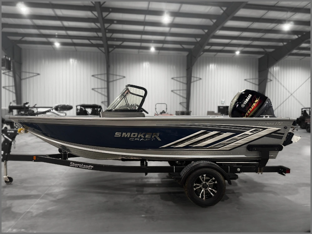 2023 Smoker-craft Ultima 172 alt