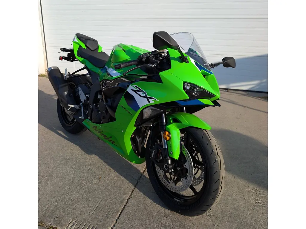 New 2026 Kawasaki Ninja ZX-6R ABS in Dorchester - Fast Track