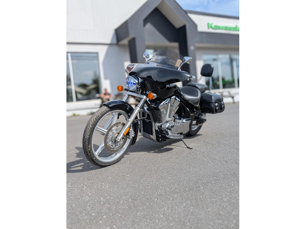 2010 Honda Vt 1300 Sabre | 🏍️ Comparable Yamaha V Star 1300 & Suzuki Boulevard C90 🏍️ | 🌆 Rival Harley-davidson Street 750 & Indian Scout 1200 🌆 alt