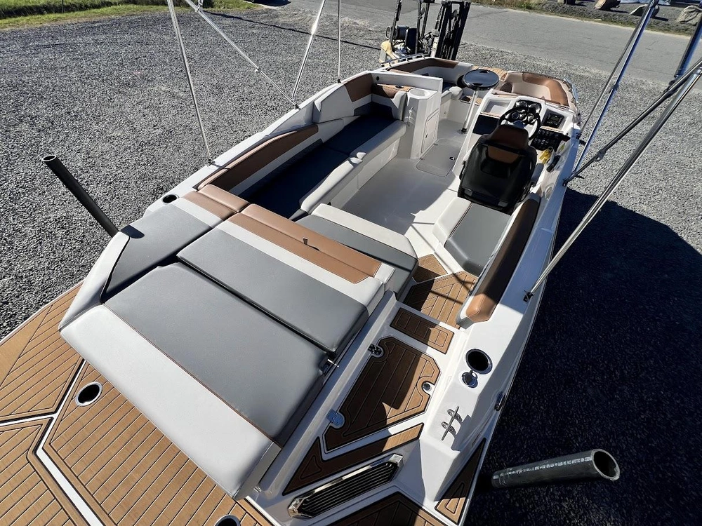 Starcraft Svx 231 Io 4.5l 250 Hp 2026 alt