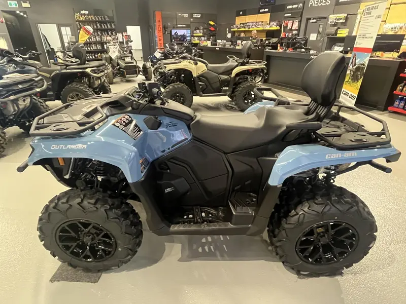 2026 Can-Am OUTLANDER MAX 700 XT
