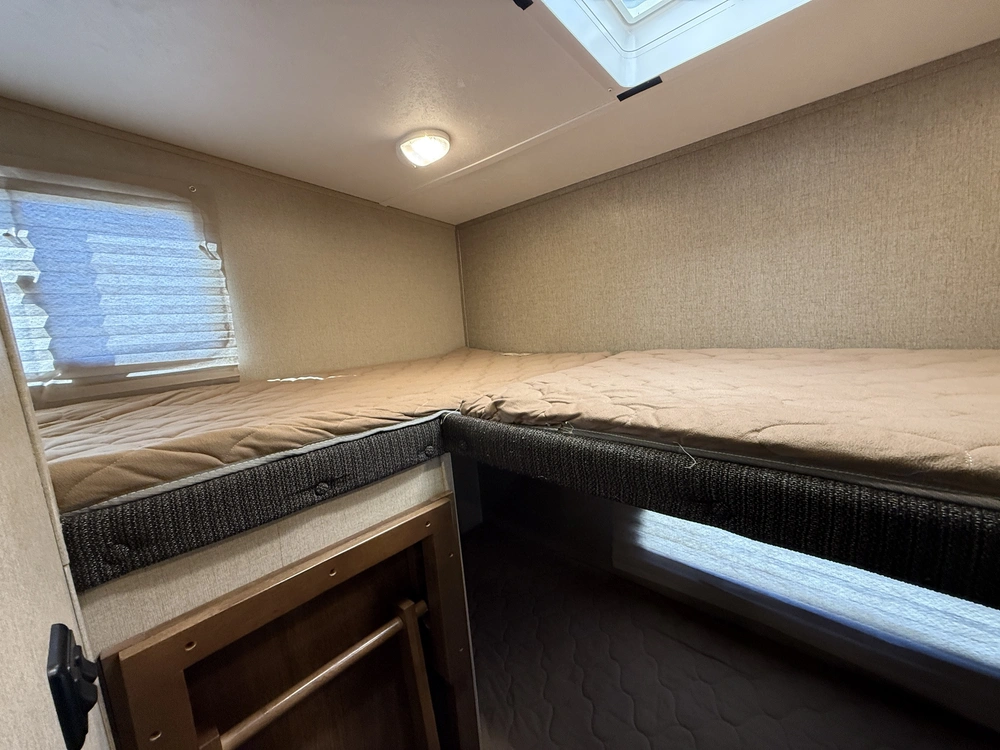 Chaparral 31bhs 2018 alt