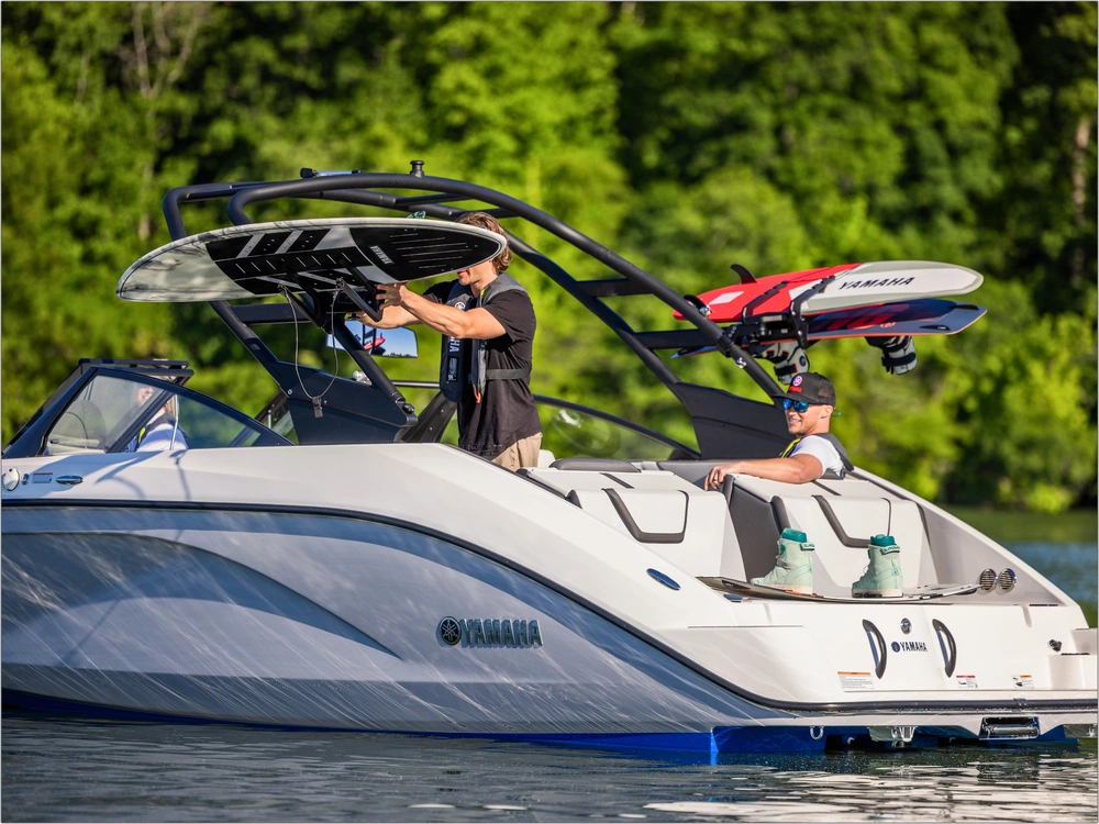 2026 Yamaha Ar220 alt
