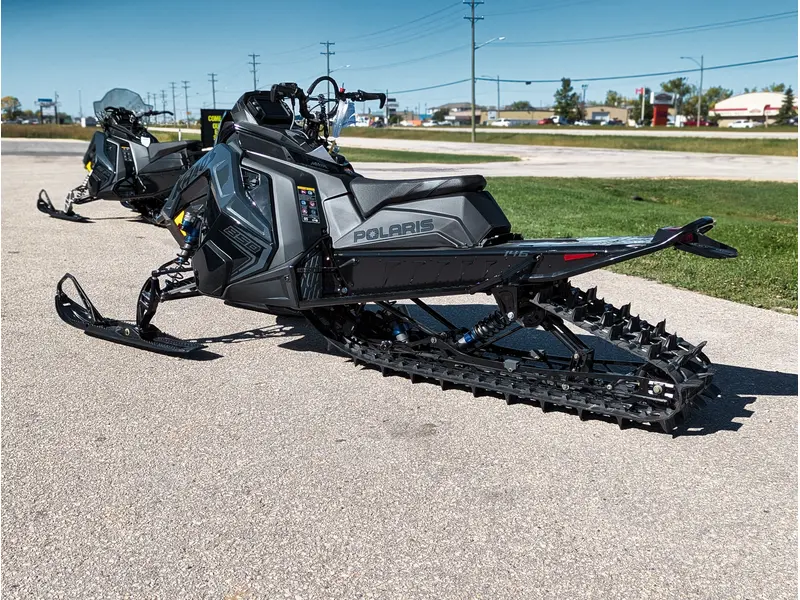 2026 Polaris 850 RMK Khaos 146 // Gloss Black/Blue Dusk