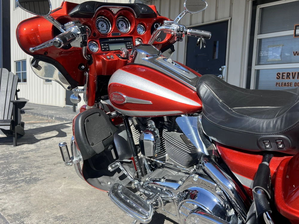 2008 Harley-davidson Flhtcuse - Cvo Ultra Limited alt