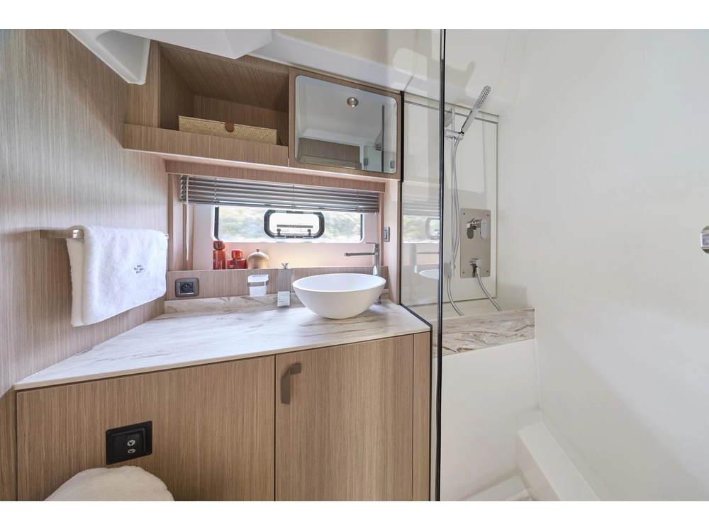 2026 Prestige Yachts F 4.3 alt