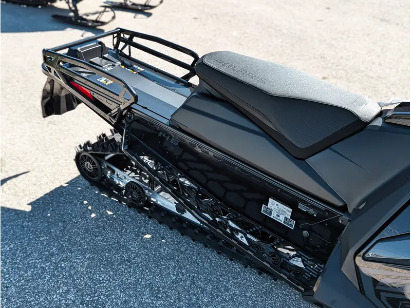 2026 Polaris 650 Voyageur SP 146 // Gloss Black/Blue Dusk