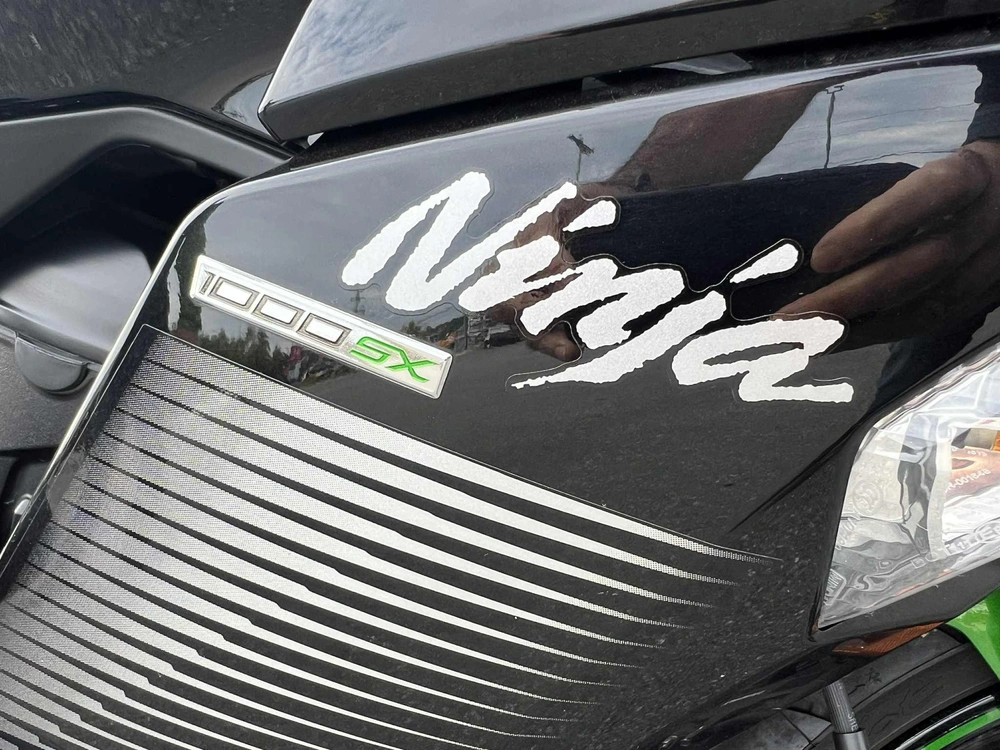 Kawasaki Ninja 1000sx 2022 alt