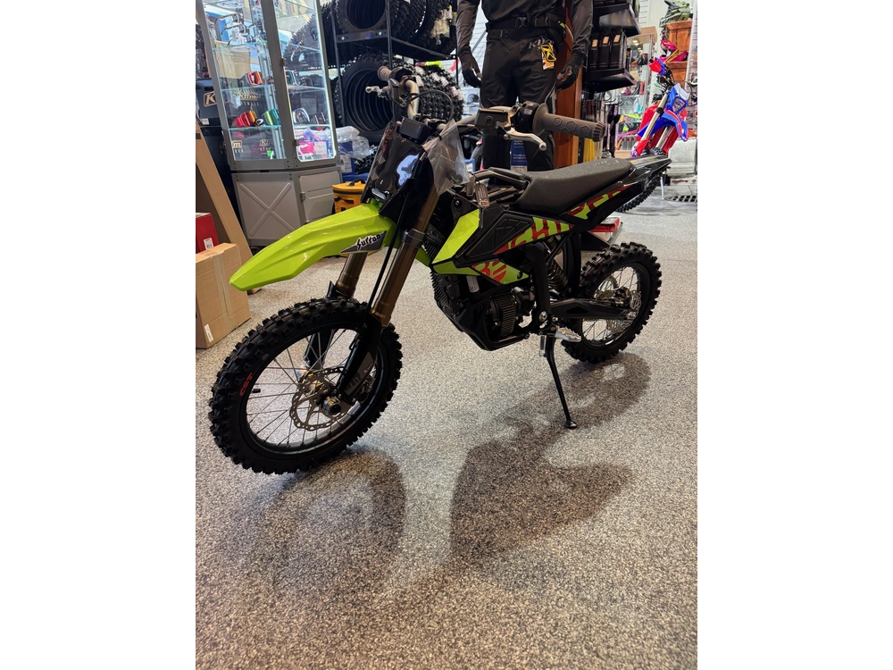 2025 Surron Hyper Bee 14/12 Green alt