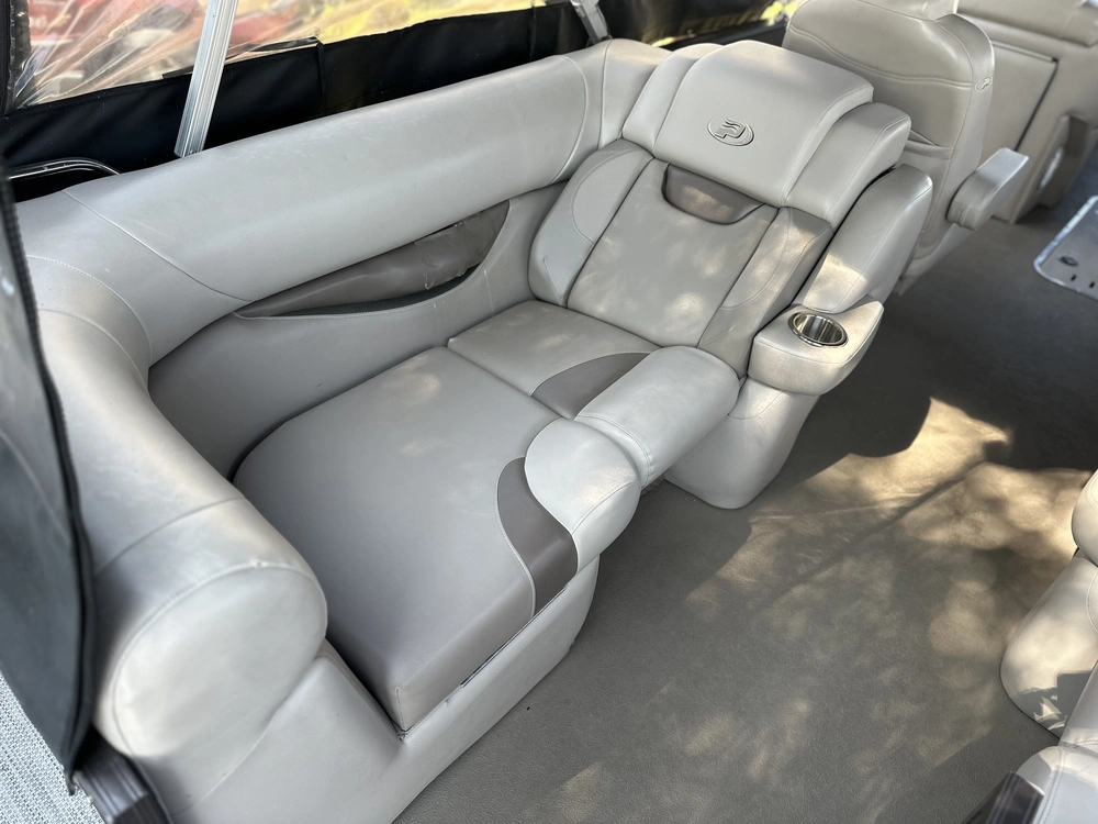 2013 Princecraft Vogue 25xt alt