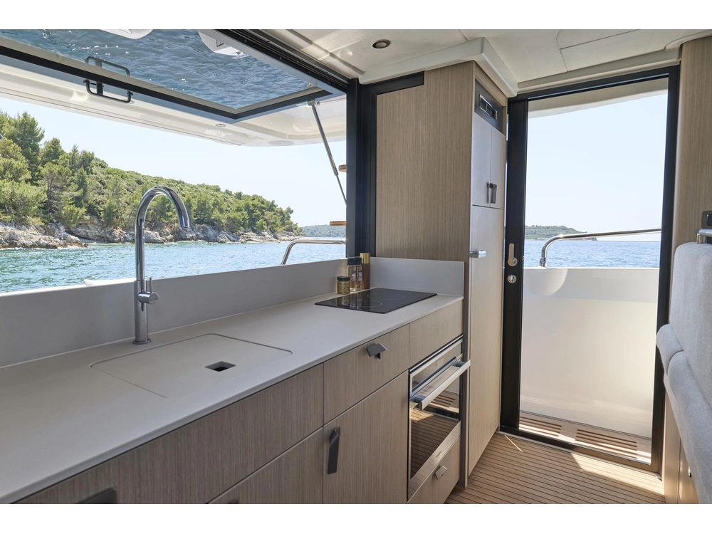 2026 Prestige Yachts F 4.3 alt