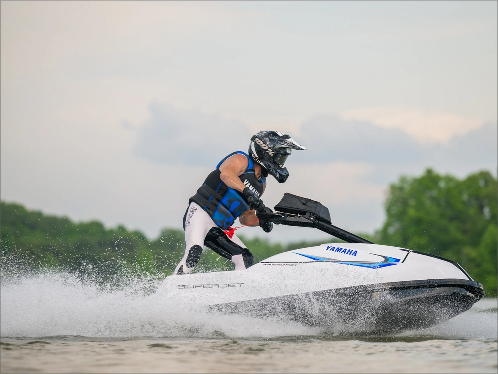 2026 Yamaha Superjet alt