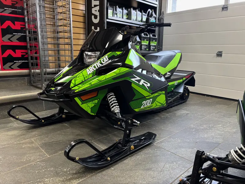 2026 Arctic Cat ZR 200 ES