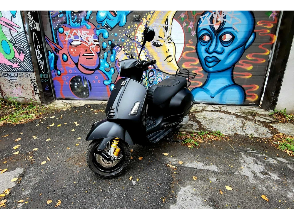 Vespa Gts Super 300 Notte 2020 alt