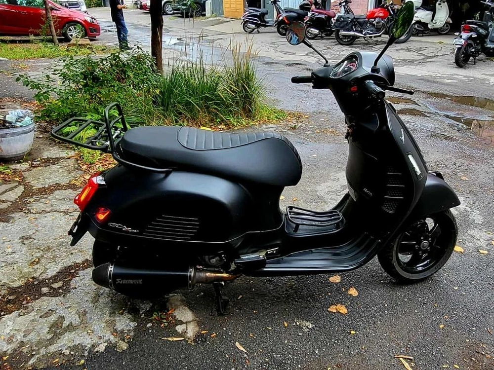 Vespa Gts Super 300 Notte 2020 alt