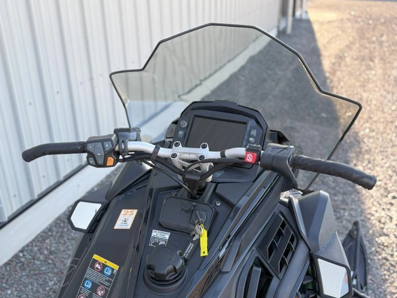 Polaris Patriot Boost Indy Vr1 137 2023 alt
