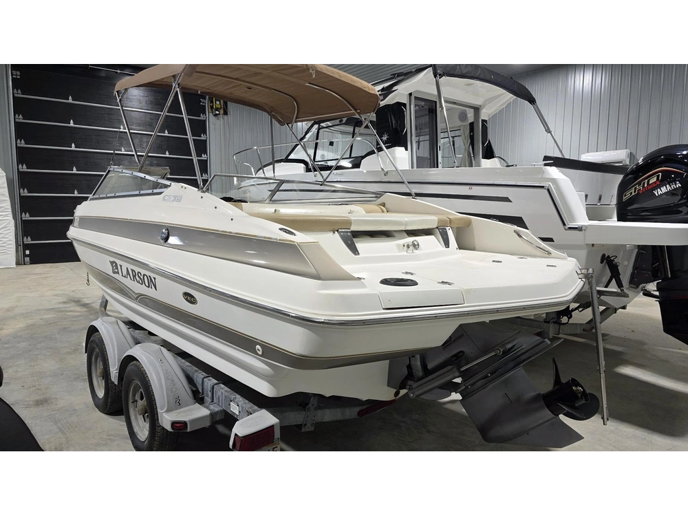 Larson Lxi 208 2005 alt