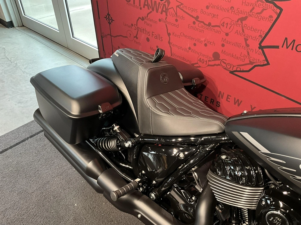 2025 Indian Motorcycle Sport Chief Rt alt