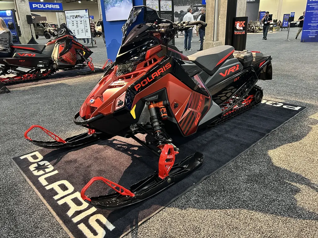 Polaris 850 INDY VR1 137 DYNAMIX EDITION 2025