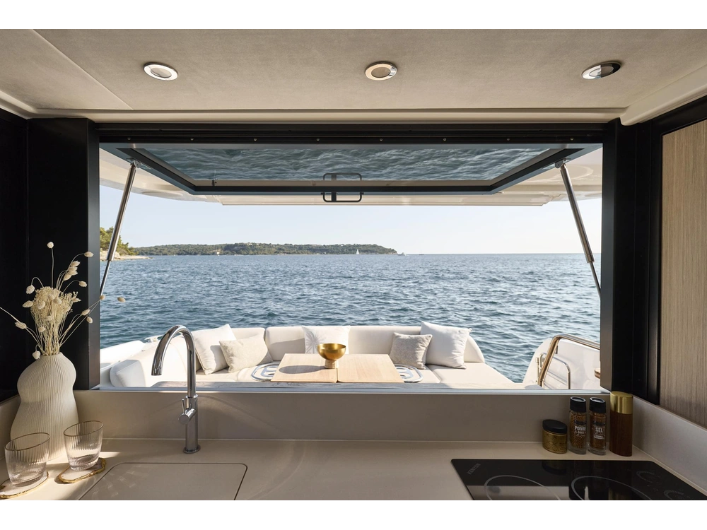 2026 Prestige Yachts F 4.3 alt