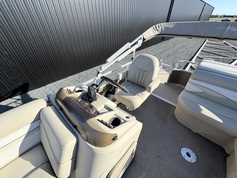 2012 Bennington Marine 20sl alt