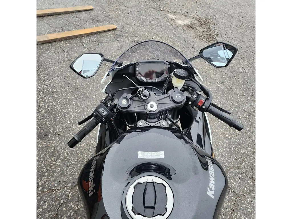 N70 2026 Kawasaki Ninja® ZX™-6R ABS | RideNow Chandler / Euro