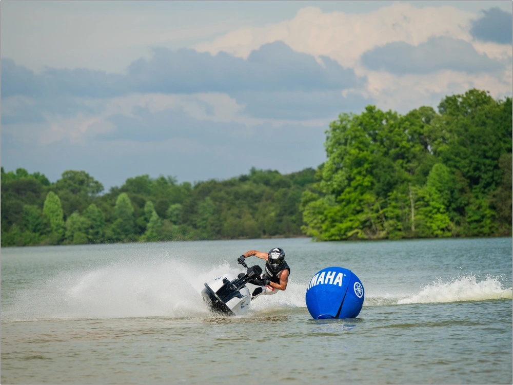 2026 Yamaha Superjet alt