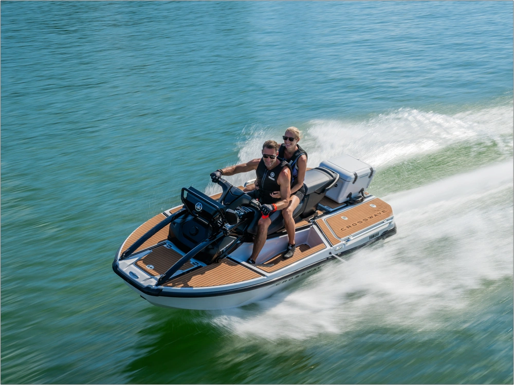 2026 Yamaha Crosswave alt