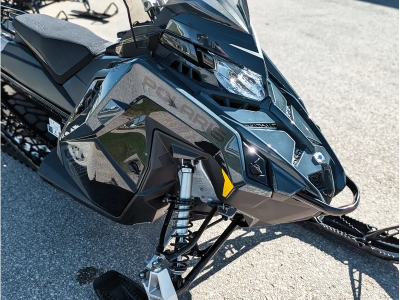 2026 Polaris 650 Voyageur SP 146 // Gloss Black/Blue Dusk
