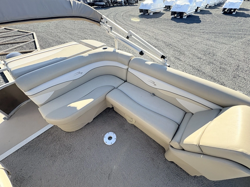 2012 Bennington Marine 20sl alt