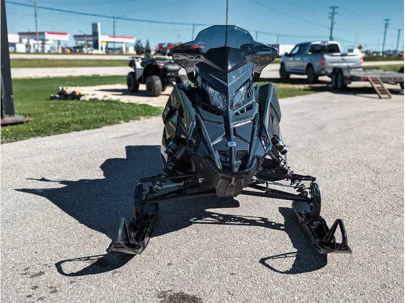 2026 Polaris 650 INDY XC 137 // Gloss Black/Blue Dusk