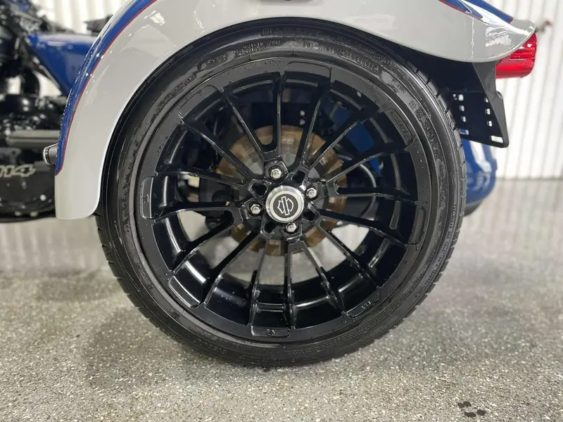 2023 Harley-Davidson FREEWHEELER ABS 114 **MODELE TRIKE RECHERCHÉ!**