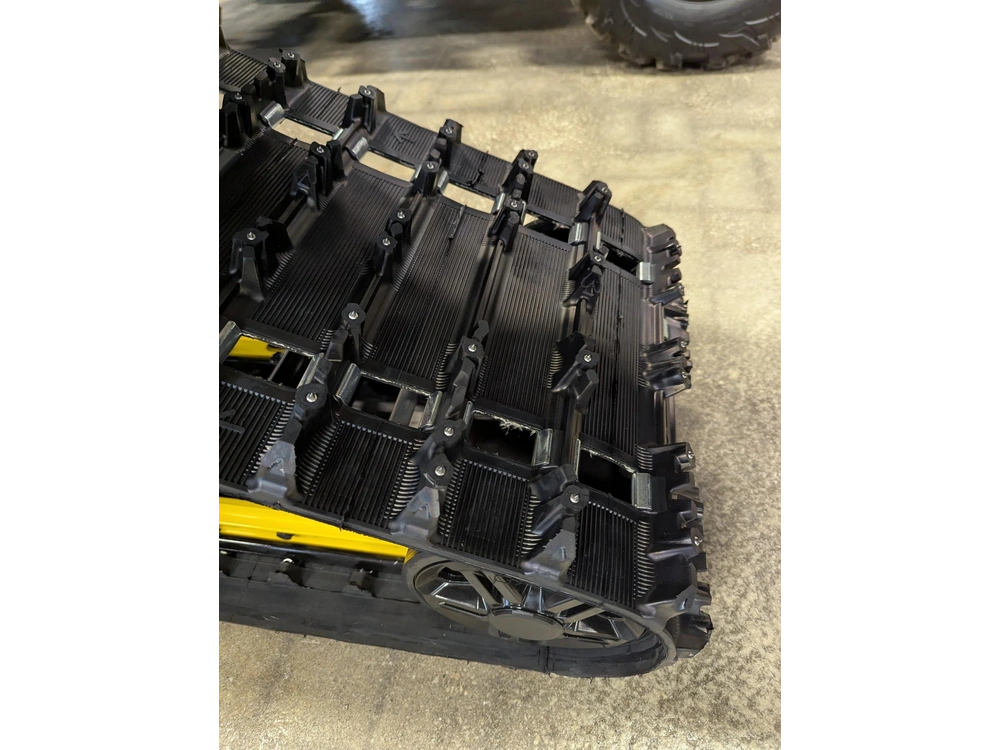 2026 Ski-doo Mxz Xrs 850 137 Ir 1.25 10.25 alt
