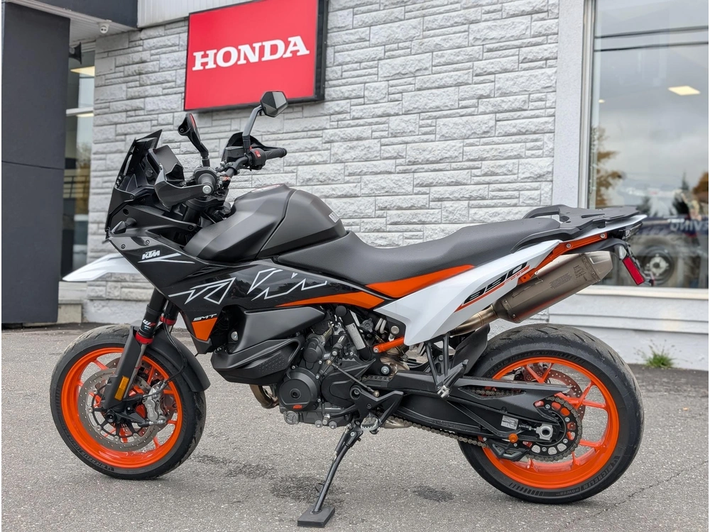 2024 Ktm 890 Smt | ⚡ Comparable Yamaha Mt-09 Tracer & Ducati Hypermotard 950 ⚡ | 🏍️ Rival Bmw F900xr & Triumph Tiger Sport 660 🏍️ alt