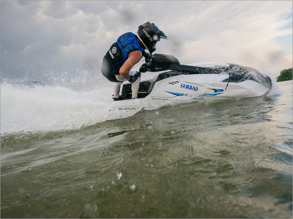 2026 Yamaha Superjet alt