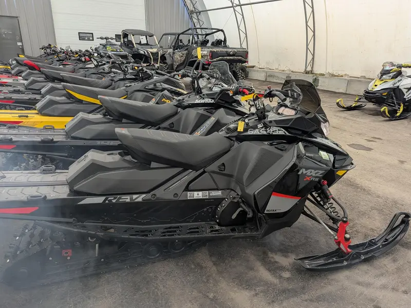 2020 Ski-Doo MXZ XRS 850 129 9174 KM