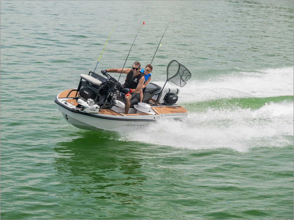 2026 Yamaha Crosswave alt