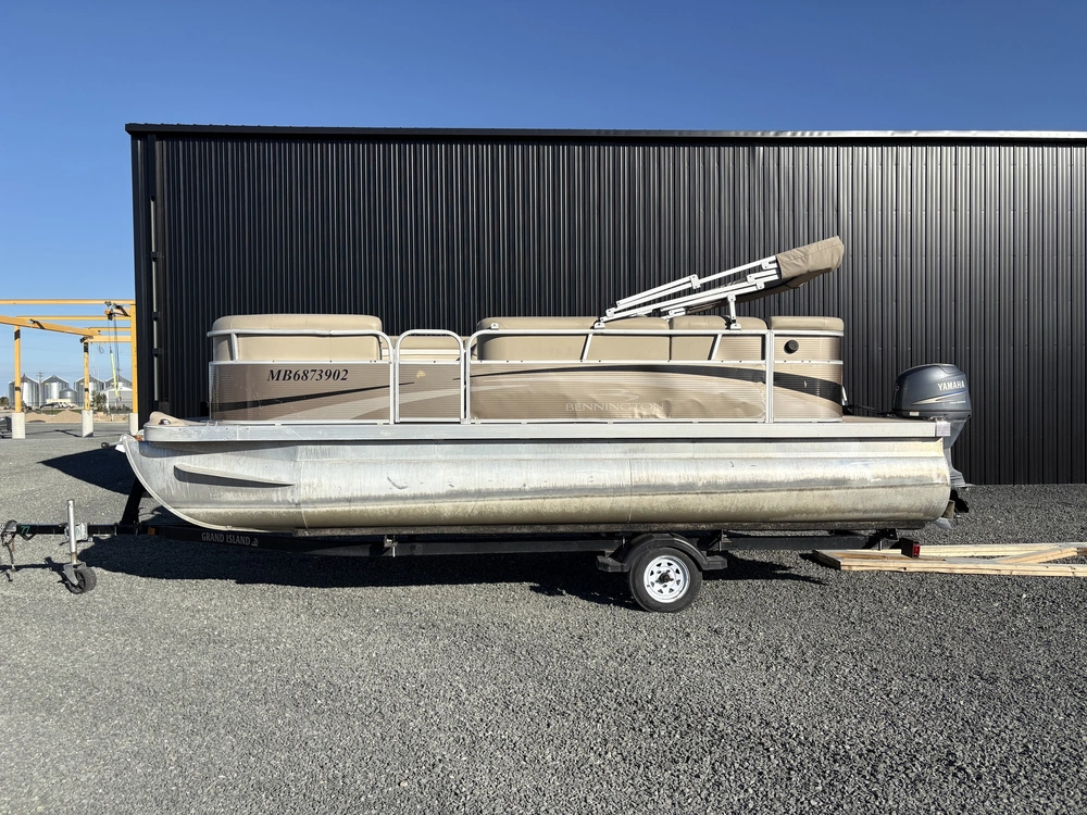 2012 Bennington Marine 20sl alt