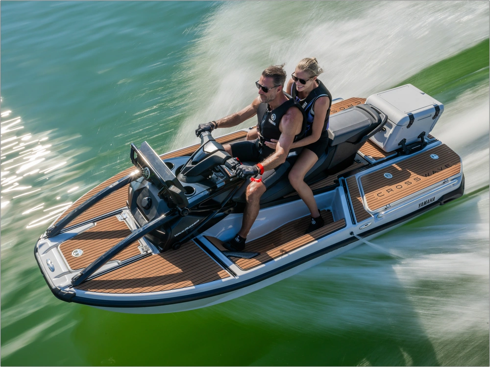 2026 Yamaha Crosswave alt