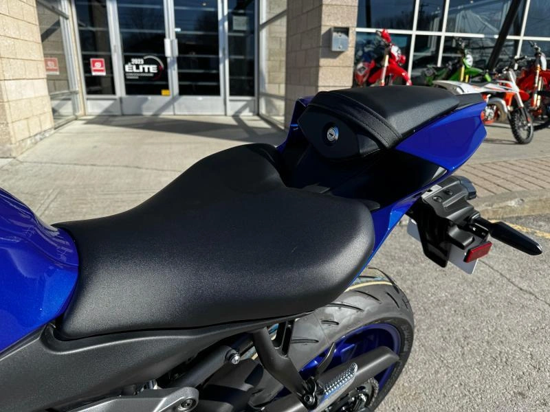 Yamaha Yzf-r7 2025 alt