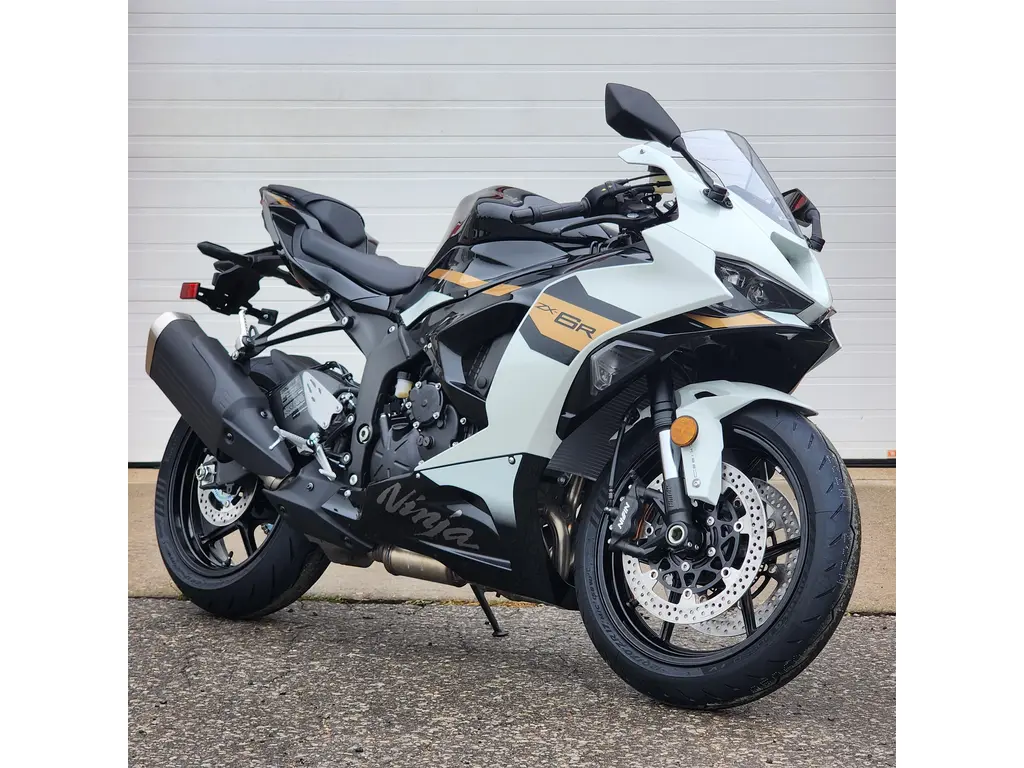 新政 NewYearーtype 新政 NewYearーtype 2026 Kawasaki Ninja ZX-25R SE Review | Total