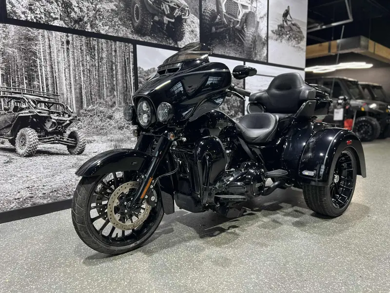 2025 Harley-Davidson TRI GLIDE ULTRA 114 BLACK ON BLACK