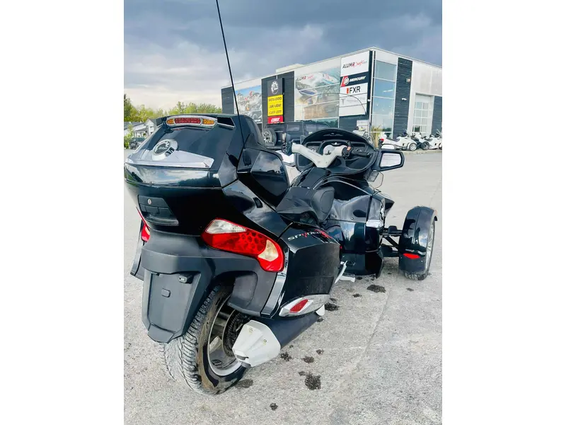2010 Can-Am SPYDER RT S thumbnail 3