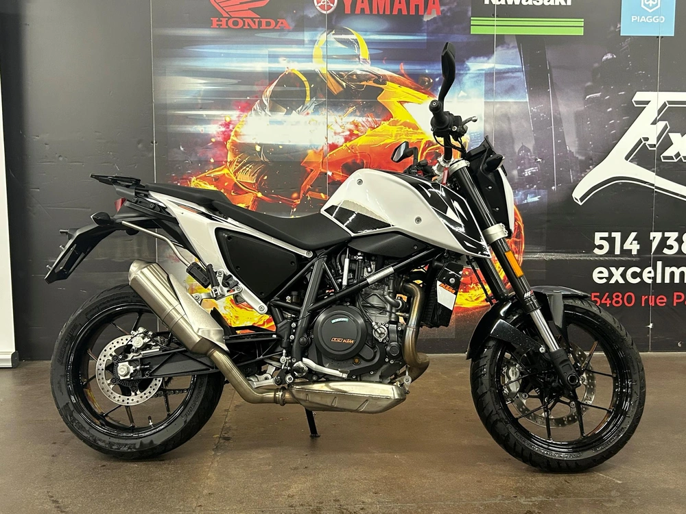 Ktm 690 Duke 2016 alt