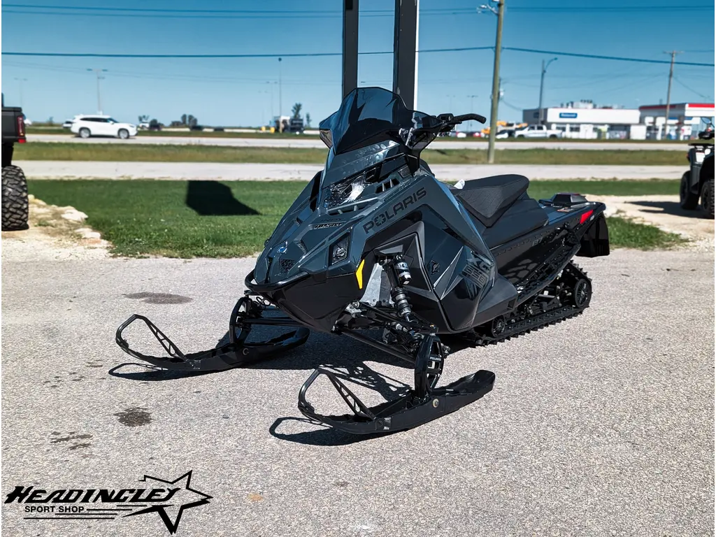 2026 Polaris 650 INDY XC 137 // Gloss Black/Blue Dusk