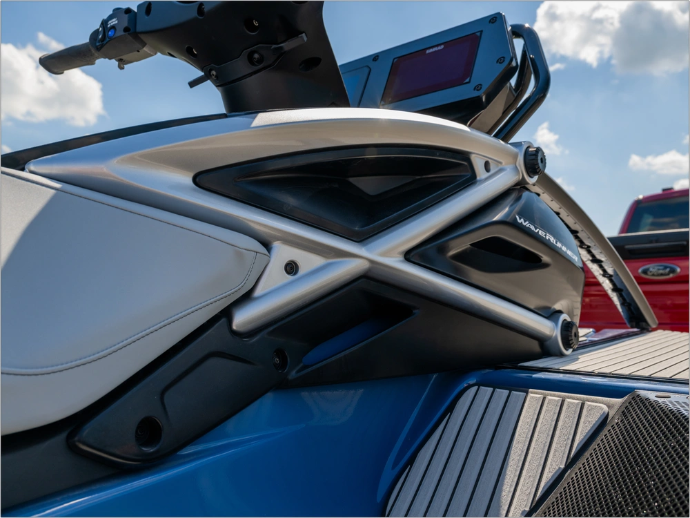 2026 Yamaha Crosswave alt