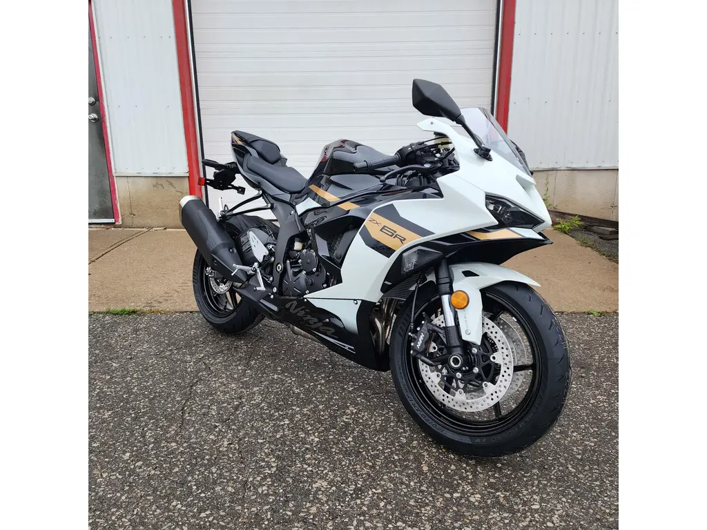 New 2026 Kawasaki Ninja ZX-6R ABS in Brantford - Grand River Power